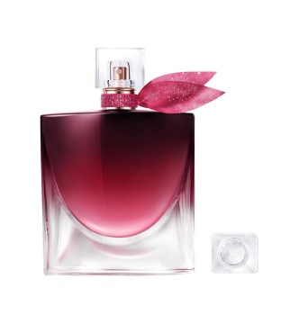 Very Cherry celebrates the very you through a lens of irresistible intensity and elegance. A reinterpreted cherry accord that meltsinto the skin with an unexpected woody depth,
 creating a long-lasting trail that follows you from day to night. It is a se