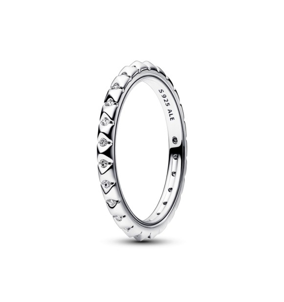 192800C01-58 Sterling silver pyramid studded ring with clear cubic zirconia