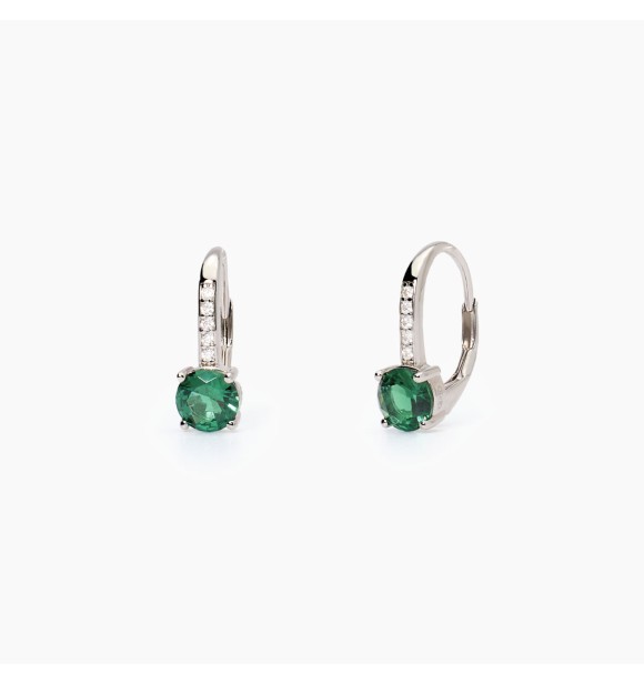 Pendientes de plata 925 rodiada con esmeraldas sintéticas 6 mm y circonitas 1 mm,
 largo total del pendiente 1,5 cm