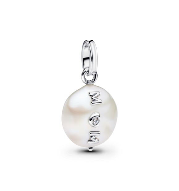 PANDORA 793783C01 Colgante de plata de ley con forma de mamá,
 perla barroca cultivada en agua dulce tratada en blanco y circonita cúbica transparente.